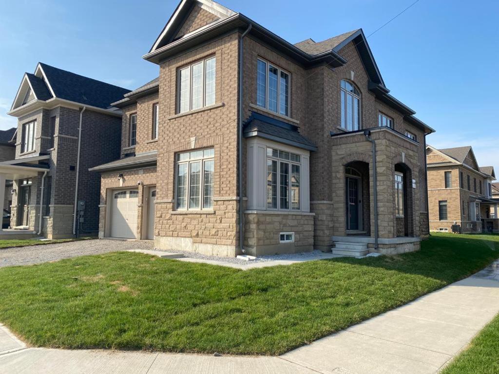 537 Veterans Dr Brampton On L7A 0C4 Villa Buitenkant foto